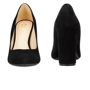 NIB - NINE WEST ASTORIA 9x9 pumps -black suade